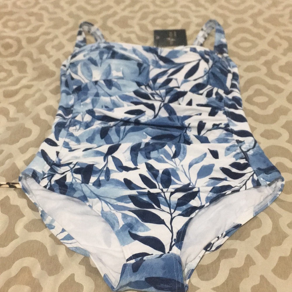 Brand new Nip Tuck Swim suit size US 8